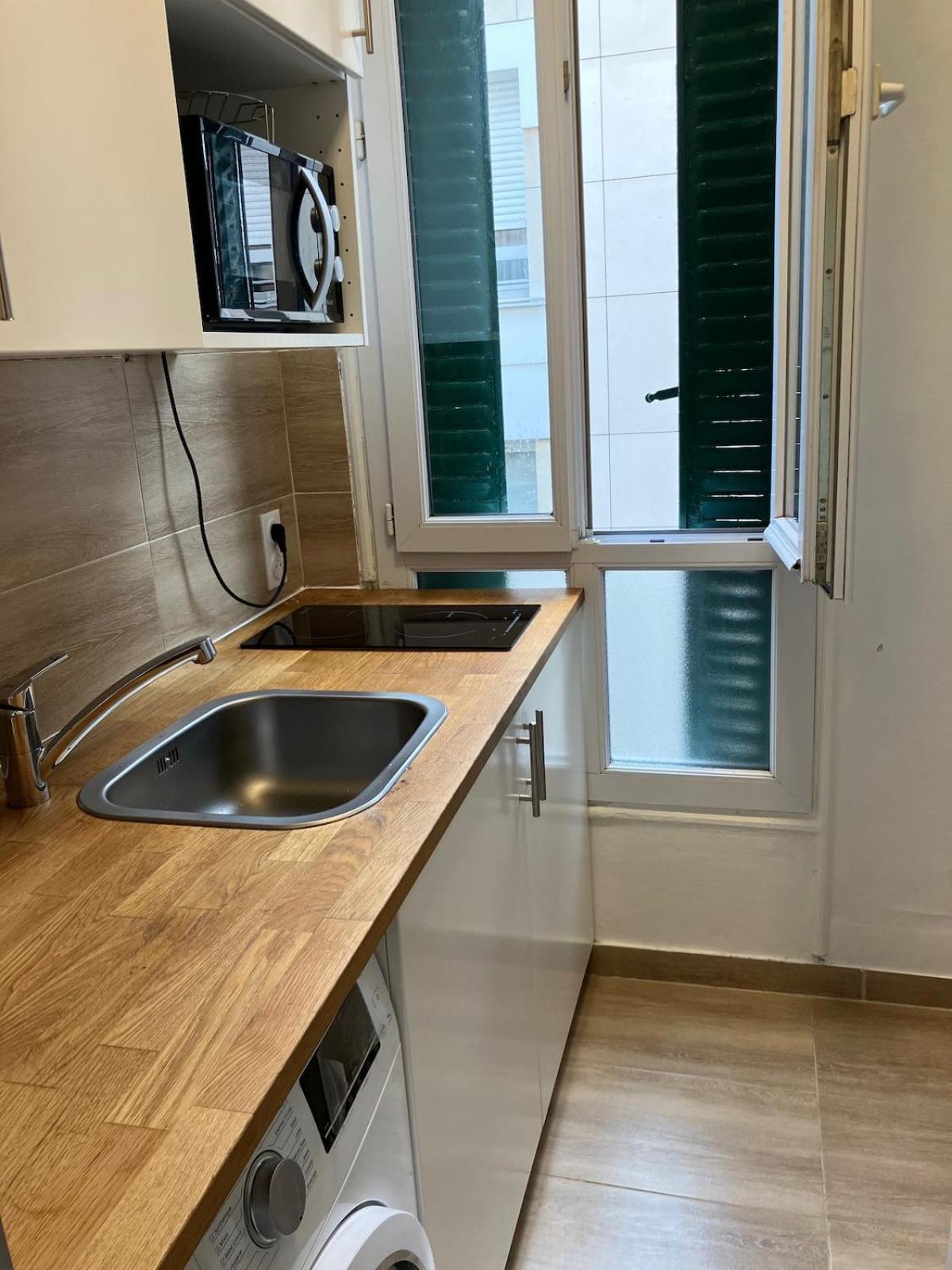 Appartement A 2min Du Metro Parijs